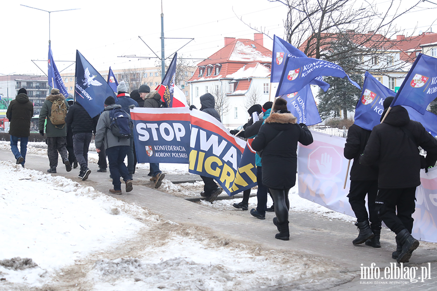 Marsz Stop inwazji imigrant�w przeszed� ulicami Elbl�ga, fot. 15