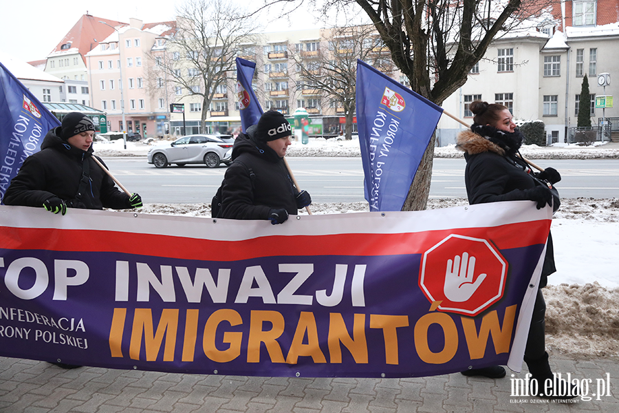 Marsz Stop inwazji imigrant�w przeszed� ulicami Elbl�ga, fot. 23