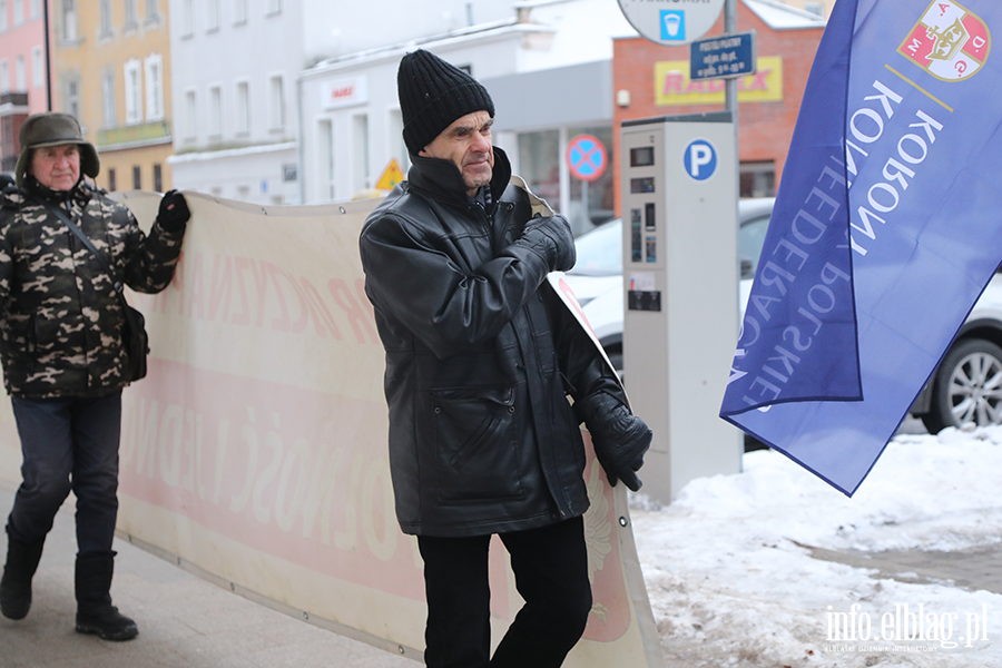 Marsz Stop inwazji imigrant�w przeszed� ulicami Elbl�ga, fot. 24