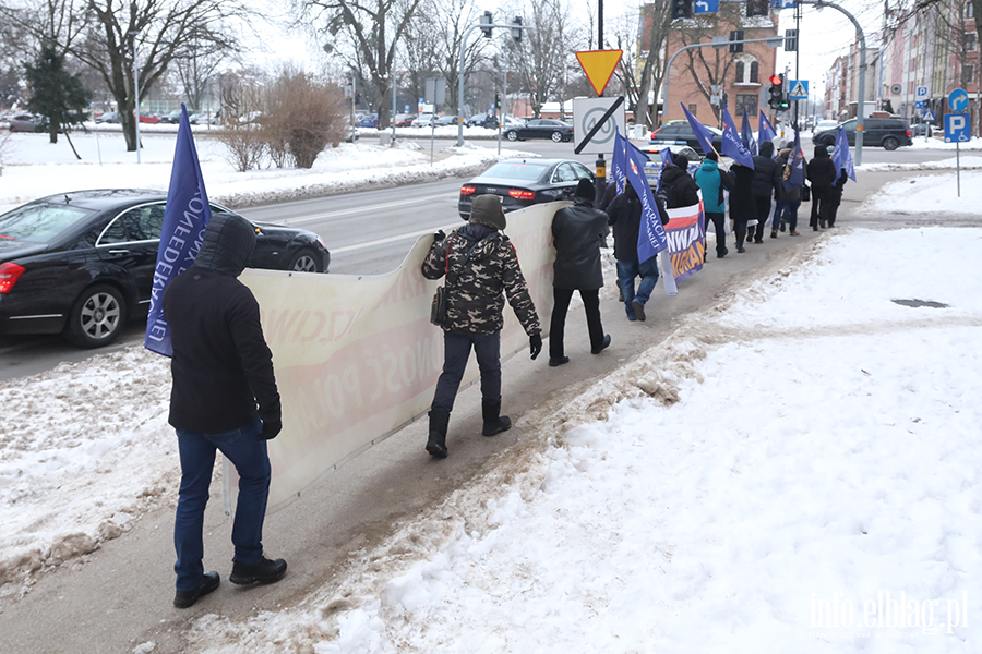 Marsz Stop inwazji imigrant�w przeszed� ulicami Elbl�ga, fot. 28