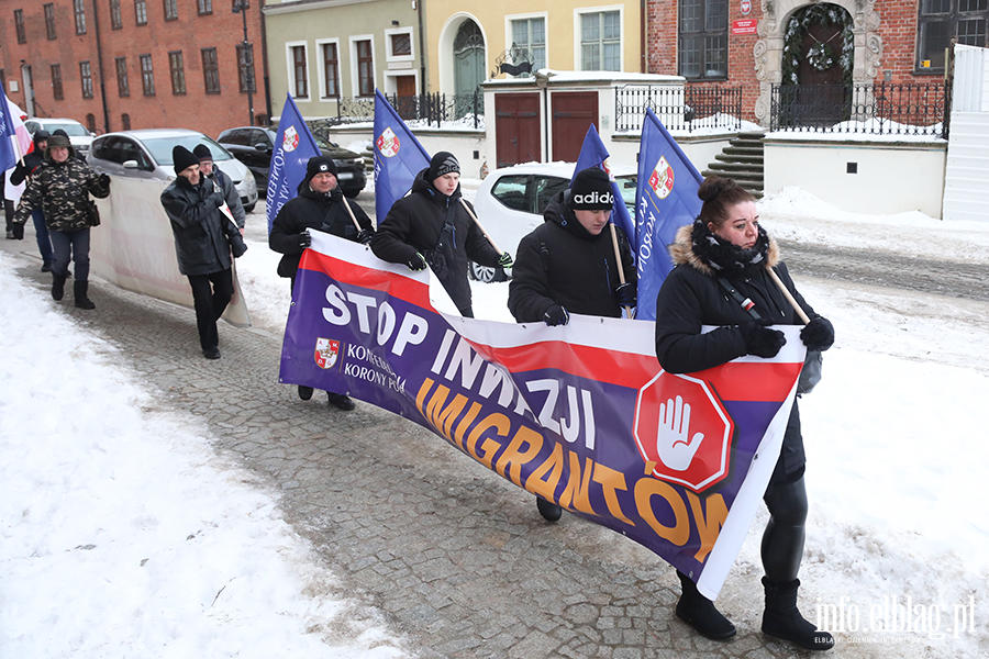 Marsz Stop inwazji imigrant�w przeszed� ulicami Elbl�ga, fot. 30