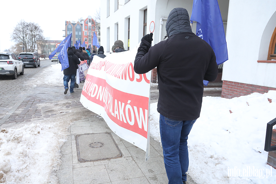 Marsz Stop inwazji imigrant�w przeszed� ulicami Elbl�ga, fot. 32