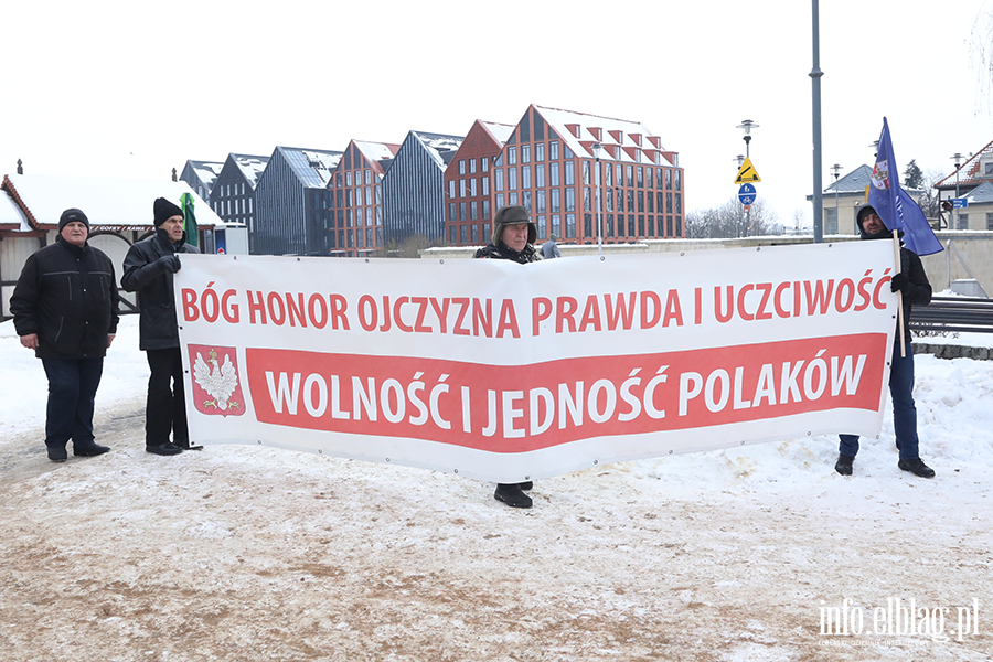 Marsz Stop inwazji imigrant�w przeszed� ulicami Elbl�ga, fot. 35