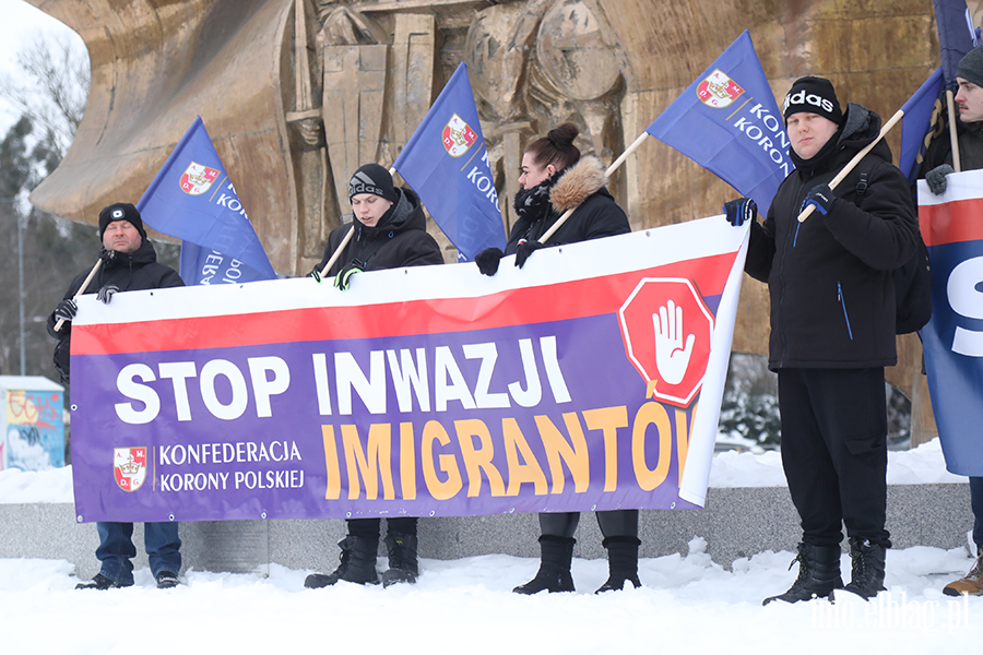Marsz Stop inwazji imigrant�w przeszed� ulicami Elbl�ga, fot. 39