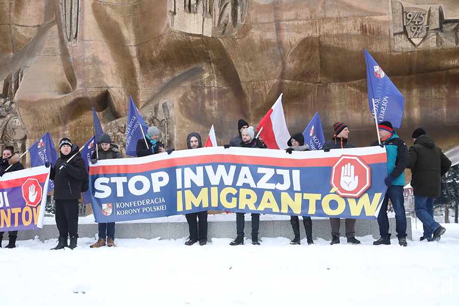 Marsz Stop inwazji imigrant�w przeszed� ulicami Elbl�ga, fot. 40