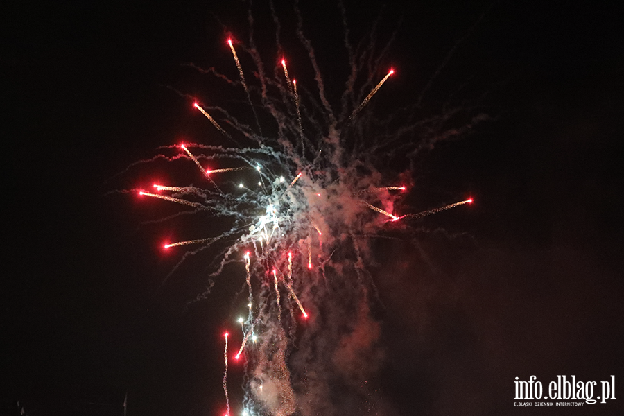 �wiate�ko do nieba na zako�czenie 34 fina�u WO�P, fot. 11