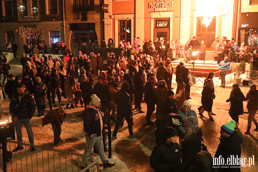 �wiate�ko do nieba na zako�czenie 34 fina�u WO�P, fot. 18