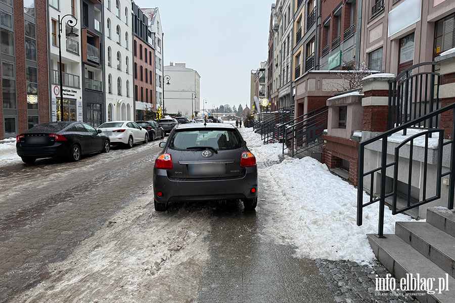 Mistrzowie Parkowania w Elbl�gu (cz�� 447), fot. 1