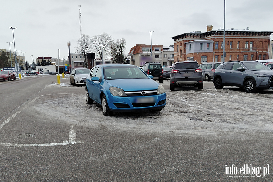 Mistrzowie Parkowania w Elbl�gu (cz�� 448), fot. 2