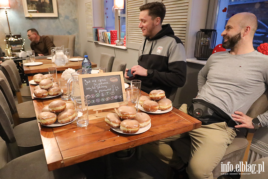 9. Edycja zawod�w w jedzeniu p�czk�w, fot. 12