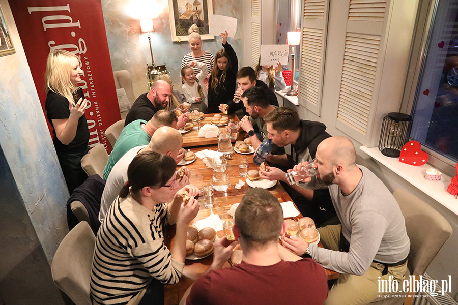 9. Edycja zawod�w w jedzeniu p�czk�w, fot. 23