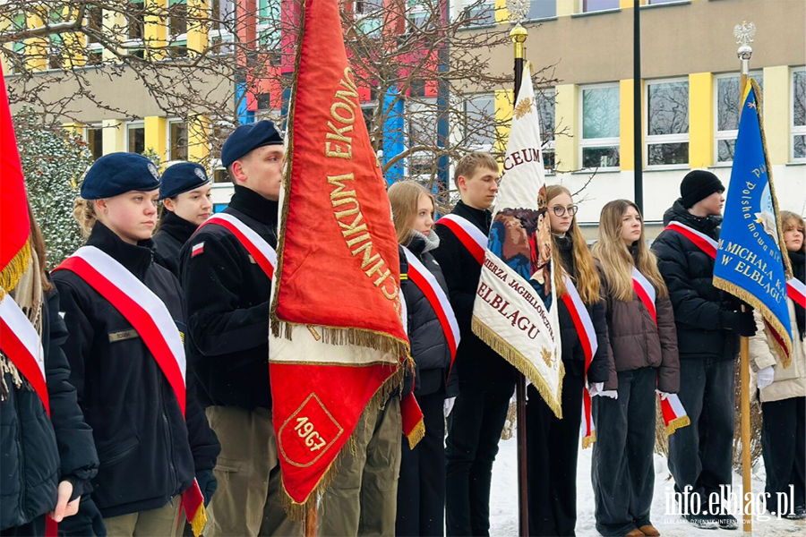 AK to symbol niez�omno�ci i oporu, fot. 8