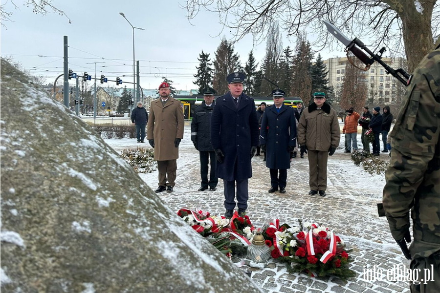 AK to symbol niez�omno�ci i oporu, fot. 10