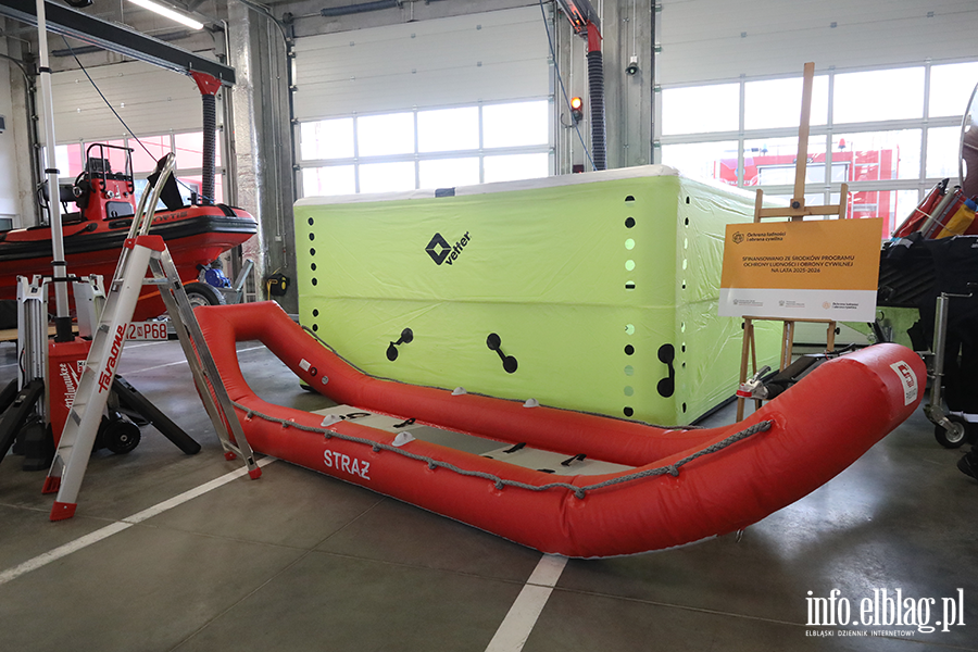 Prezentacja sprz�tu - stra� po�arna, fot. 17