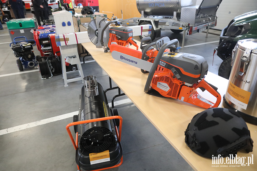 Prezentacja sprz�tu - stra� po�arna, fot. 24