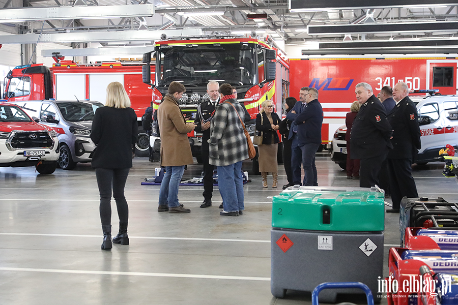 Prezentacja sprz�tu - stra� po�arna, fot. 25