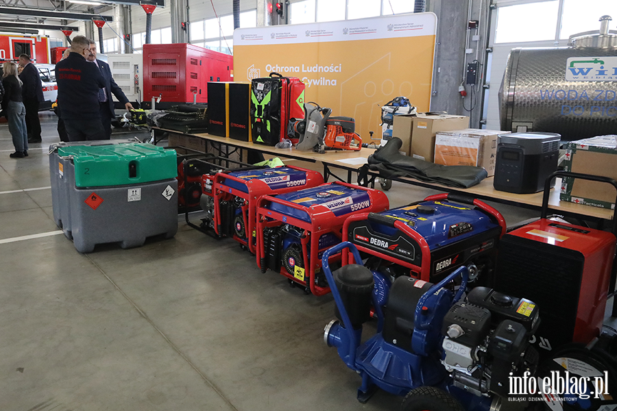 Prezentacja sprz�tu - stra� po�arna, fot. 38