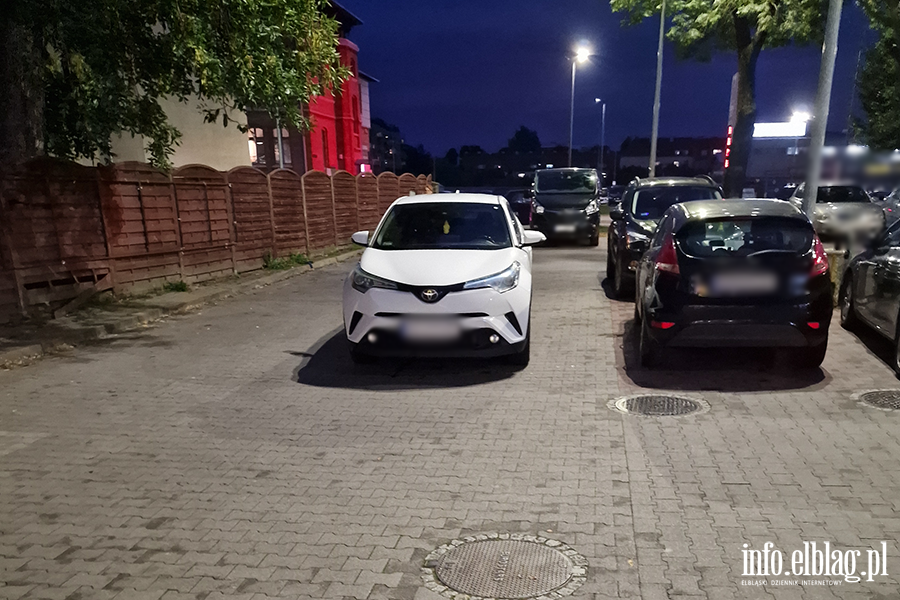 Mistrzowie Parkowania w Elbl�gu (cz�� 451), fot. 1