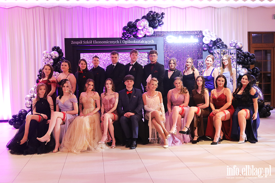 Tak si� bawi� maturzy�ci ZSEiO, fot. 4