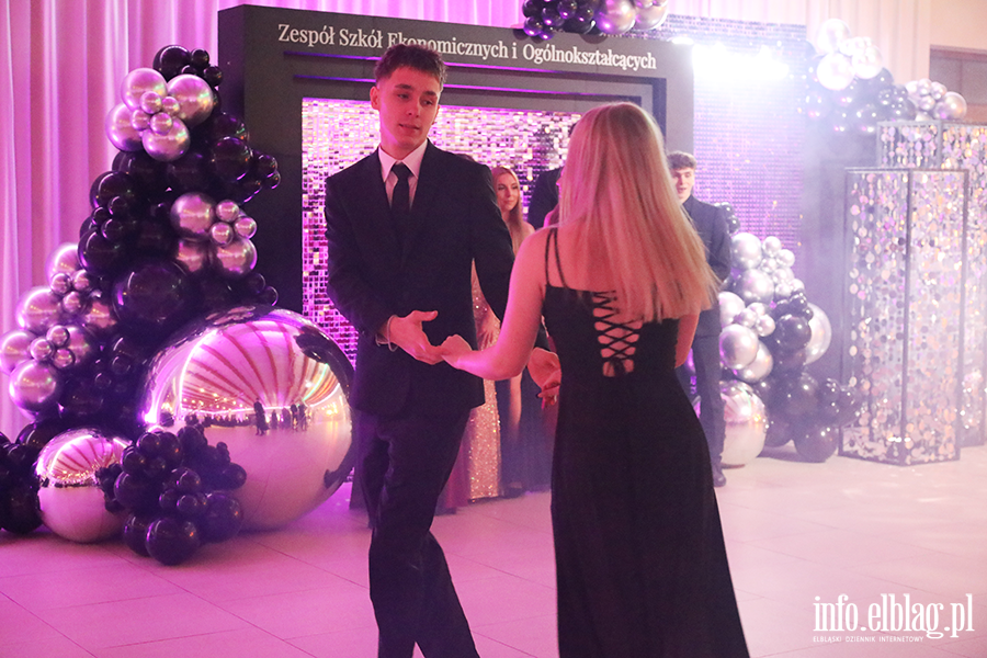 Tak si� bawi� maturzy�ci ZSEiO, fot. 63