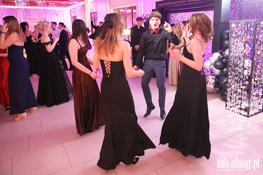 Tak si� bawi� maturzy�ci ZSEiO, fot. 91