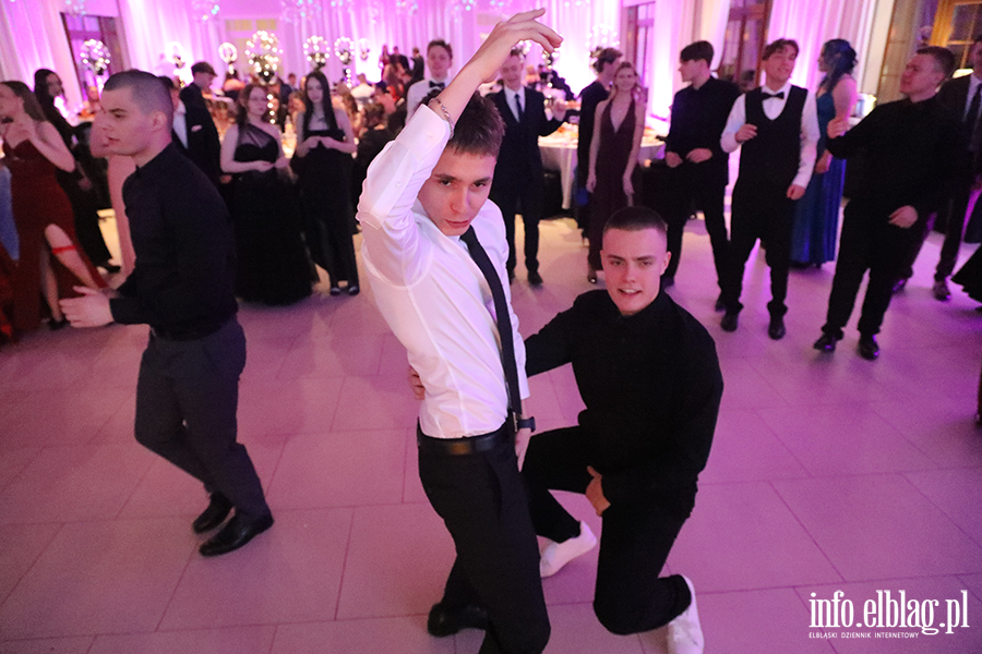 Tak si� bawi� maturzy�ci ZSEiO, fot. 93