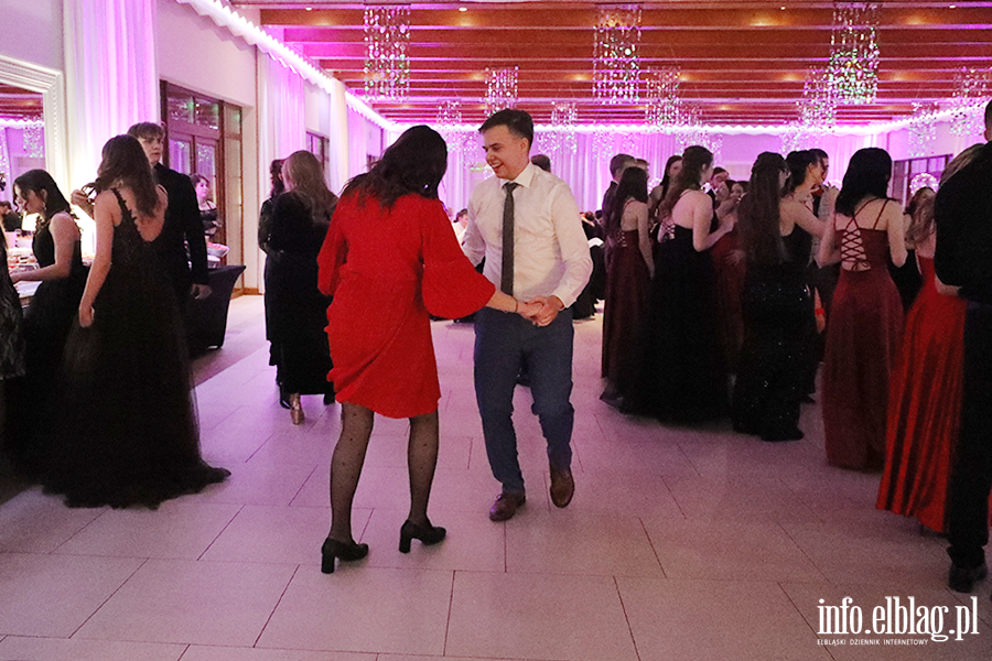 Tak si� bawi� maturzy�ci ZSEiO, fot. 95