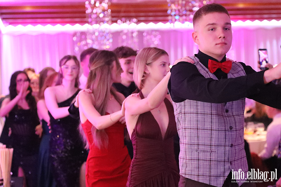 Tak si� bawi� maturzy�ci ZSEiO, fot. 96