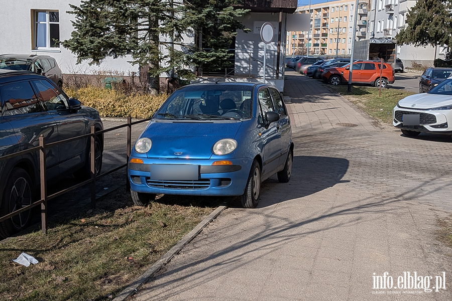 Mistrzowie Parkowania w Elbl�gu (cz�� 457), fot. 2