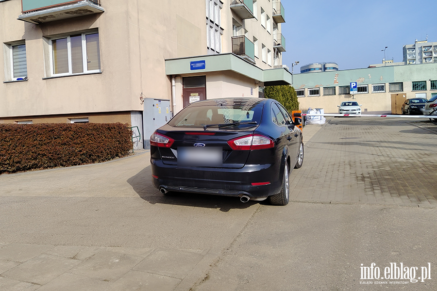 Mistrzowie Parkowania w Elbl�gu (cz�� 457), fot. 5