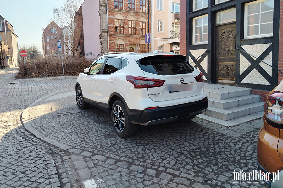 Mistrzowie Parkowania w Elbl�gu (cz�� 458), fot. 4