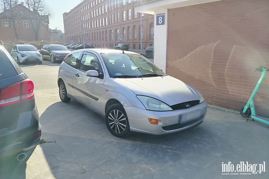 Mistrzowie Parkowania w Elbl�gu (cz�� 459), fot. 1