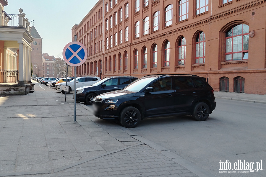 Mistrzowie Parkowania w Elbl�gu (cz�� 459), fot. 2