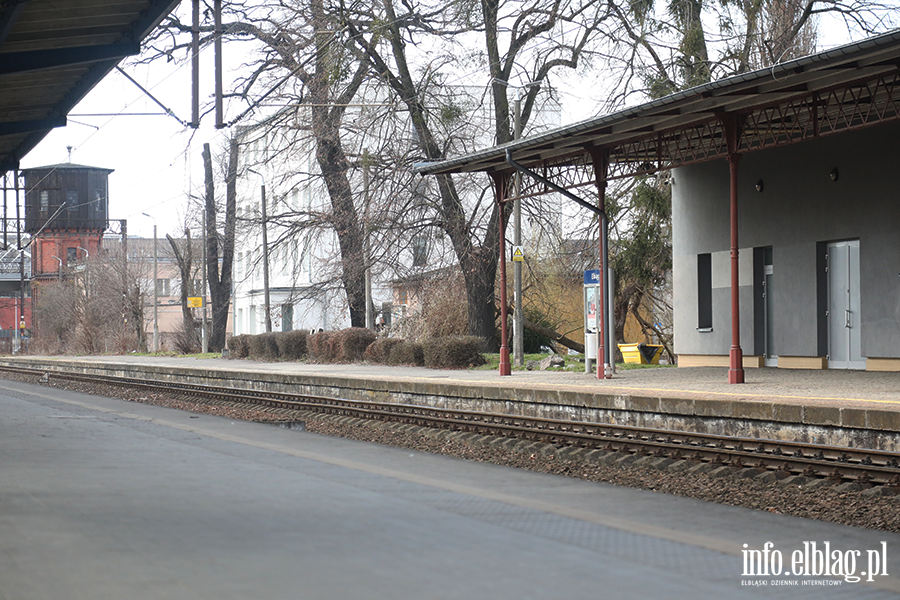 Konferencja Nowy Elbl�g przed dworcem kolejowym w Elbl�gu , fot. 5