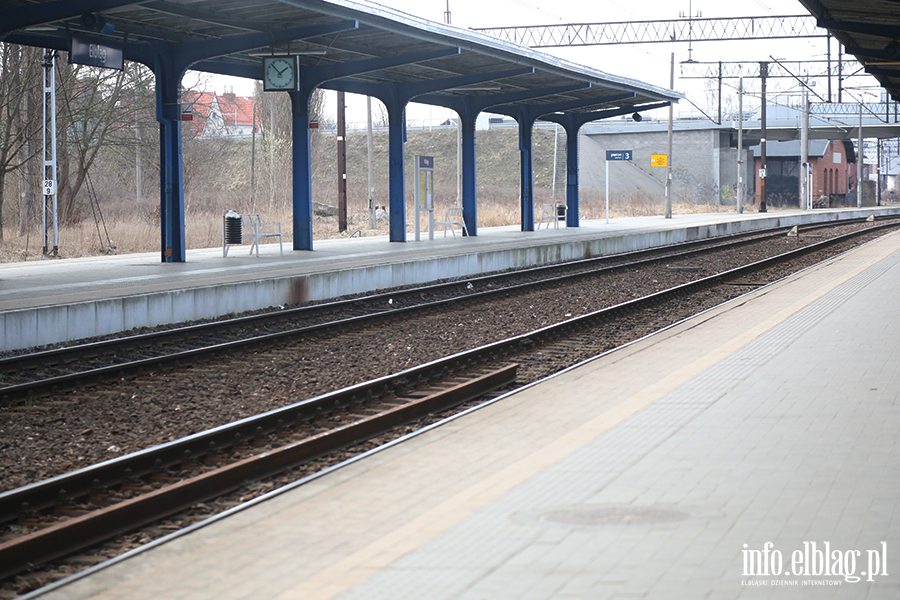Konferencja Nowy Elbl�g przed dworcem kolejowym w Elbl�gu , fot. 6