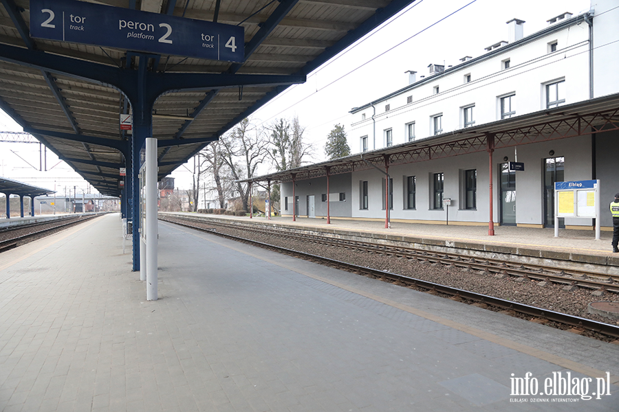 Konferencja Nowy Elbl�g przed dworcem kolejowym w Elbl�gu , fot. 12