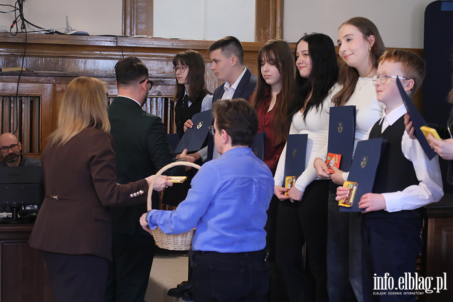 Wr�czenia stypendi�w dla uczni�w szk� podstawowych , fot. 15