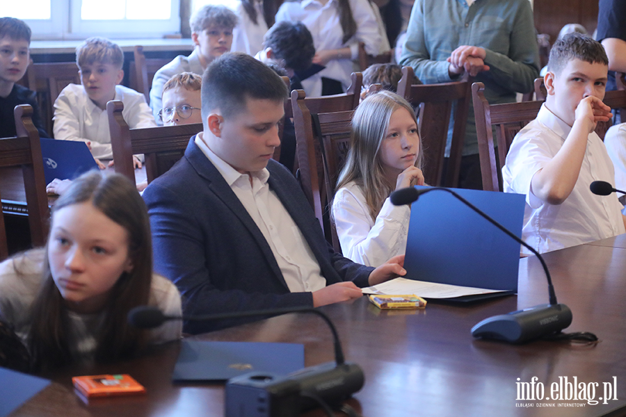 Wr�czenia stypendi�w dla uczni�w szk� podstawowych , fot. 17