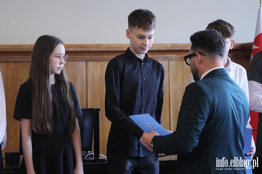 Wr�czenia stypendi�w dla uczni�w szk� podstawowych , fot. 35