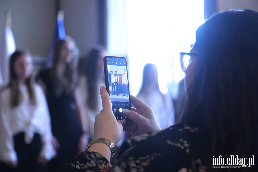 Wr�czenia stypendi�w dla uczni�w szk� podstawowych , fot. 38