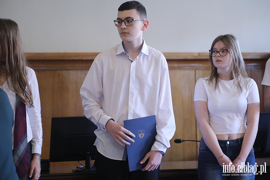 Wr�czenia stypendi�w dla uczni�w szk� podstawowych , fot. 39