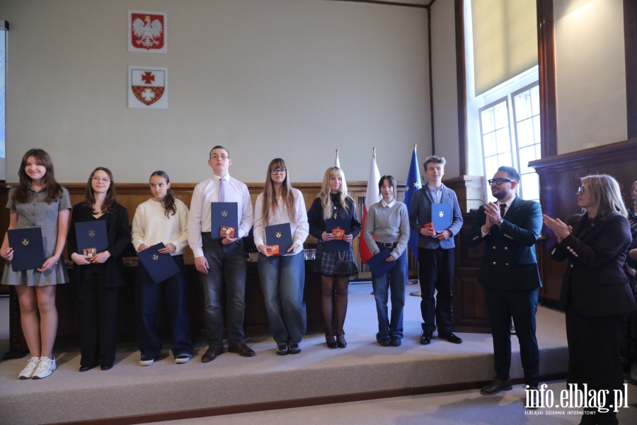 Wr�czenia stypendi�w dla uczni�w szk� podstawowych , fot. 62