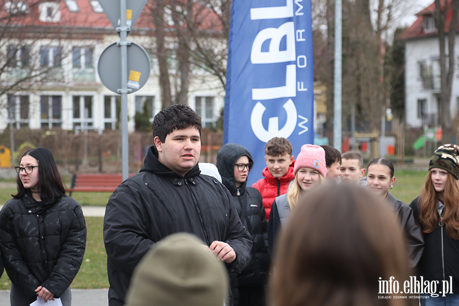 Akcja informacyjno-edukacyjna na temat bezpiecznego poruszania si� m�odzie�y w ruchu drogowym, fot. 7