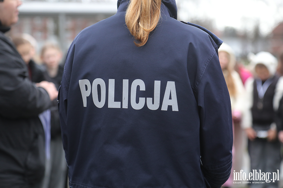 Akcja informacyjno-edukacyjna na temat bezpiecznego poruszania si� m�odzie�y w ruchu drogowym, fot. 13