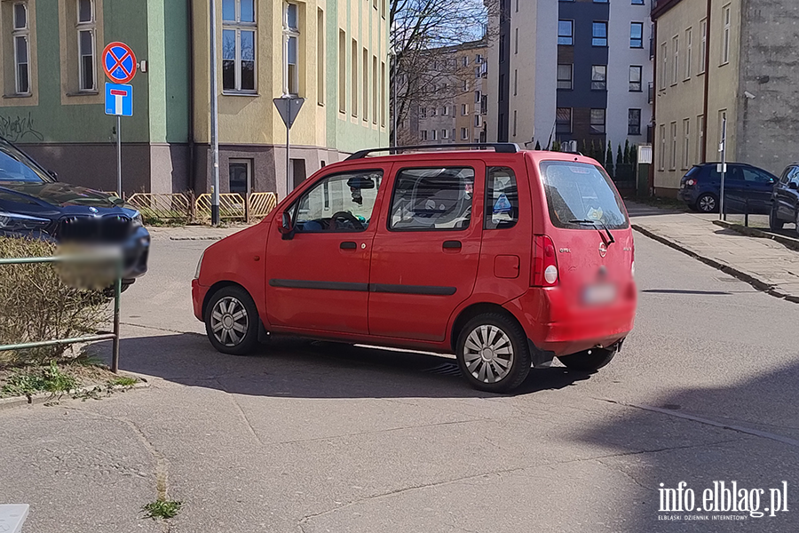 Mistrzowie Parkowania w Elbl�gu (cz�� 461), fot. 2