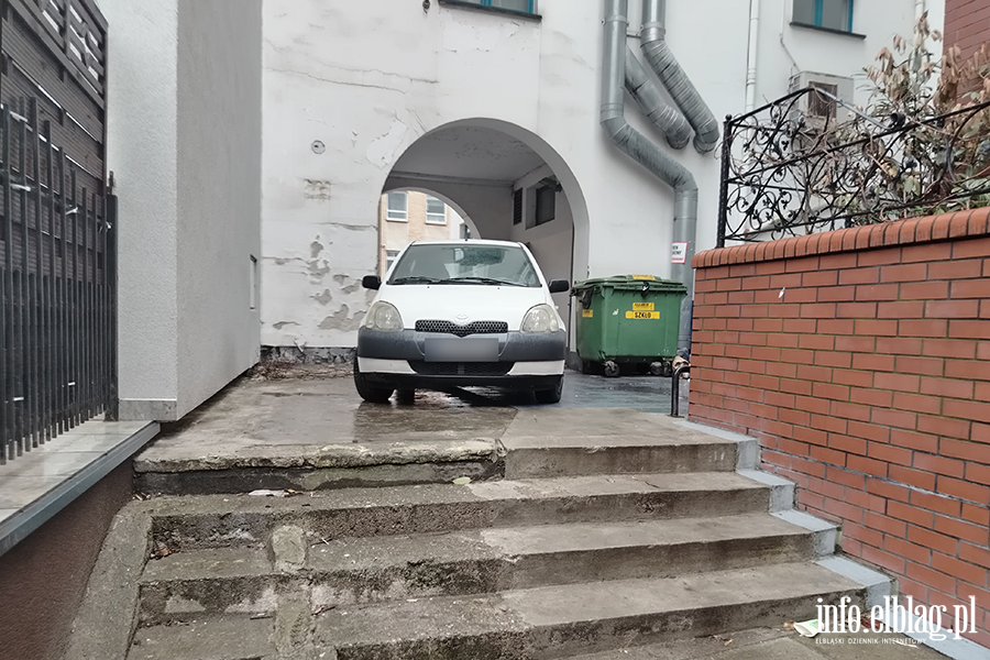 Mistrzowie Parkowania w Elbl�gu (cz�� 462), fot. 10