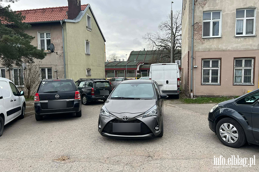 Mistrzowie Parkowania w Elbl�gu (cz�� 462), fot. 12