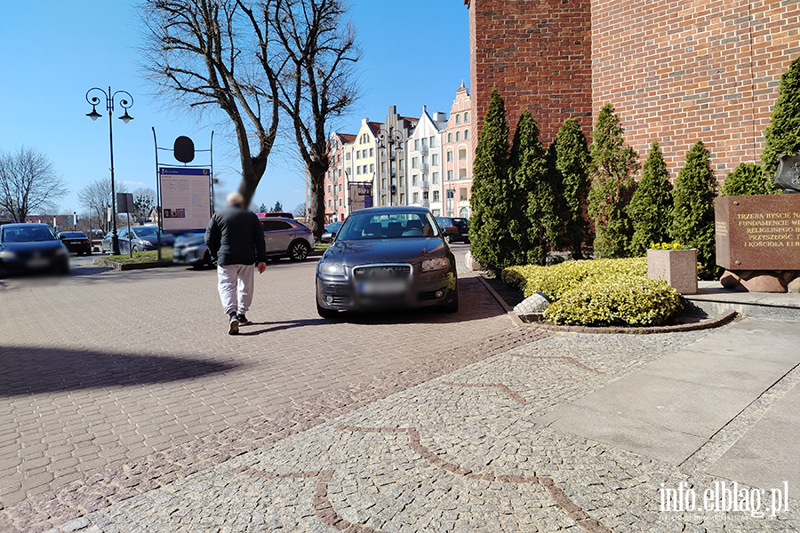 Mistrzowie Parkowania w Elbl�gu (cz�� 463), fot. 1