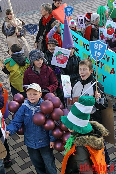 Strajk ywnoci w Elblgu - przemarsz ulicami miasta, fot. 24