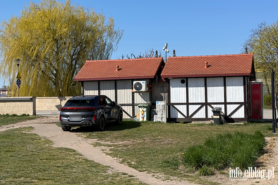 Mistrzowie Parkowania w Elbl�gu (cz�� 466), fot. 2